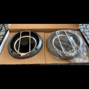 A pair of car speakers ￼